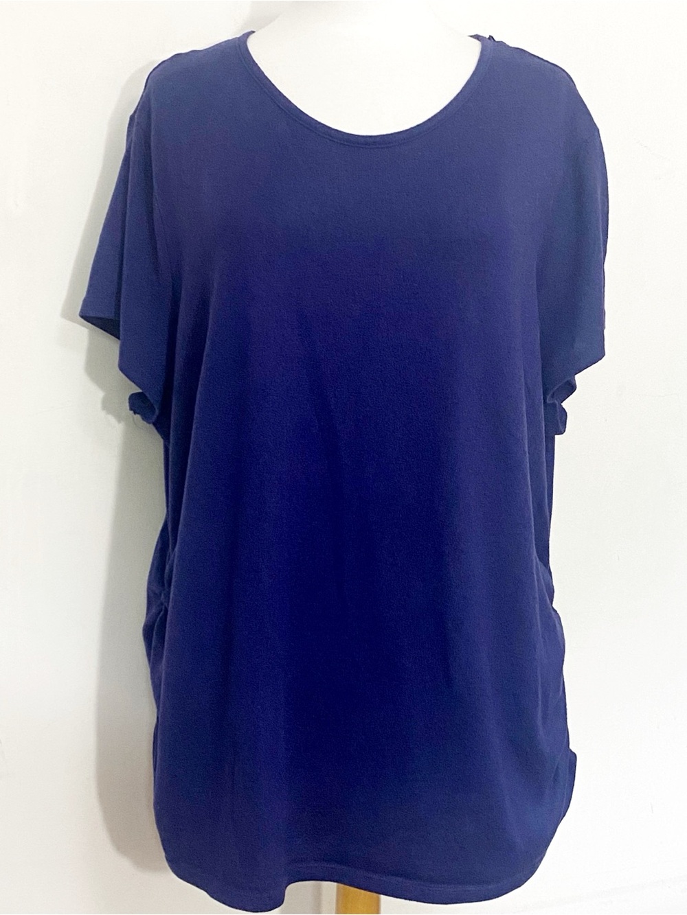 Massini Navy Short Sleeve Scoop Neck Nubby Texture Top Ruched Sides Lace Back 3X